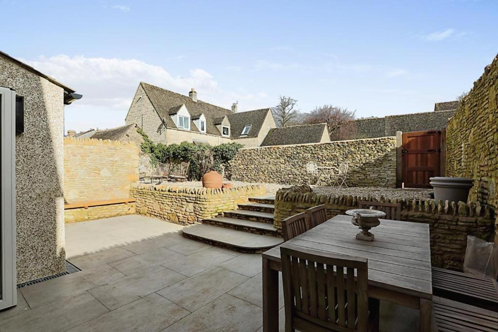 Luxury Cotswold Cottage With Hot Tub In Stow On The Wold! Buitenkant foto