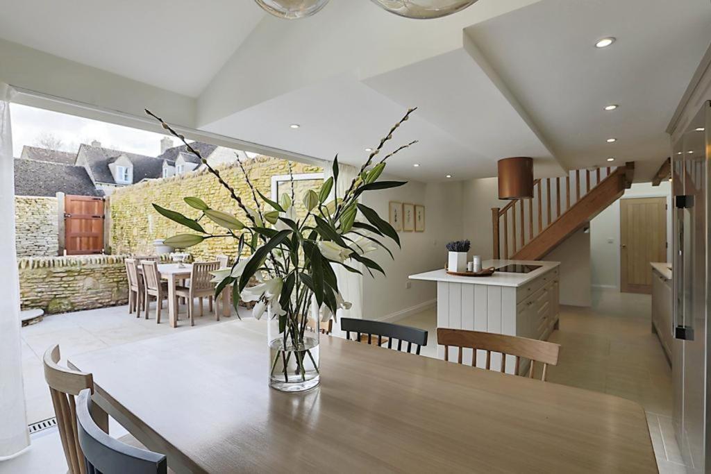 Luxury Cotswold Cottage With Hot Tub In Stow On The Wold! Buitenkant foto